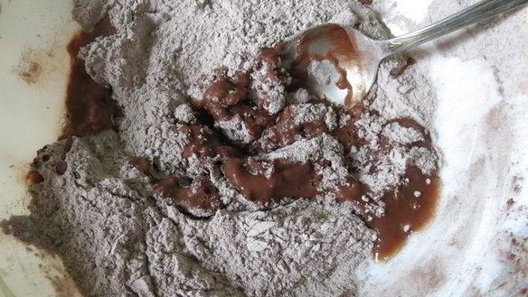 ШАГ 3. шоколадные вареники с ягодами