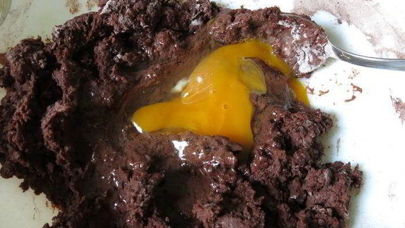 ШАГ 4. шоколадные вареники с ягодами