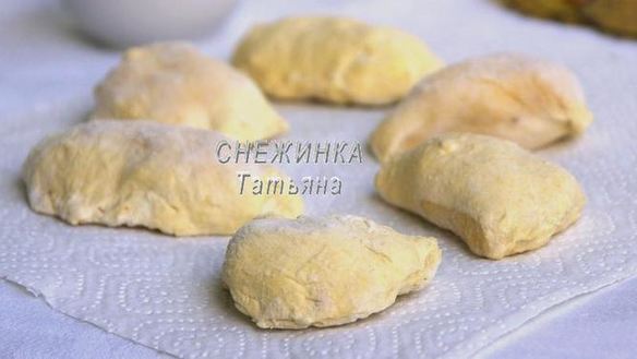 ШАГ 8. вареники из картофельно-тыквенного теста с начинкой из рикотты и вишни