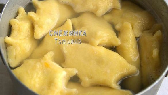 ШАГ 9. вареники из картофельно-тыквенного теста с начинкой из рикотты и вишни