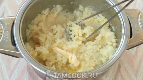 ШАГ 3. вареники из теста на кефире с картошкой и грибами