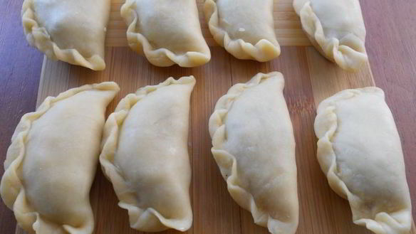 ШАГ 7. вареники из яичного теста с курицей и баклажанами