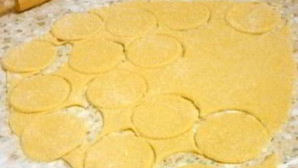 ШАГ 2. вареники на пару в мультиварке