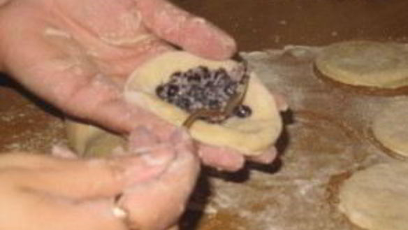 ШАГ 4. вареники с черникой