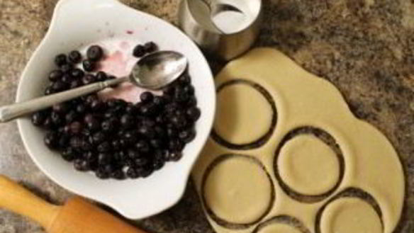 ШАГ 3. вареники с голубикой