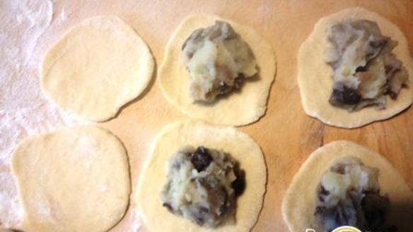 ШАГ 7. вареники с грибами