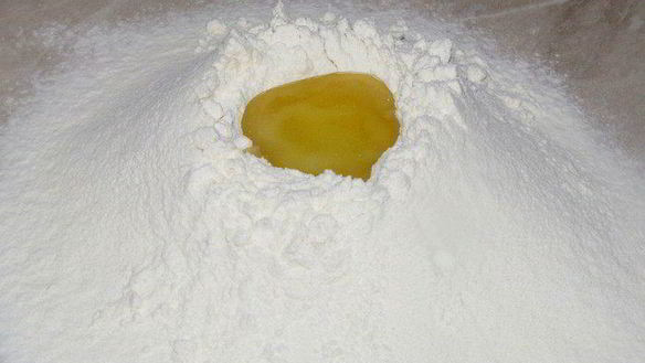 ШАГ 2. вареники с капустой, грибами и шкварками