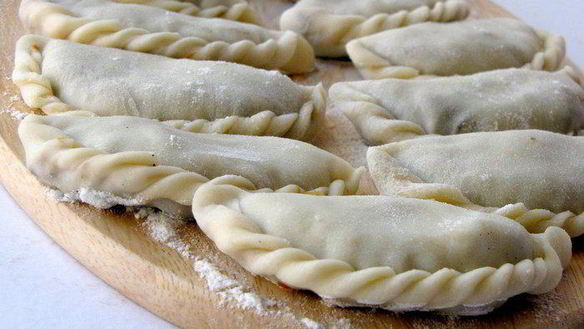 ШАГ 13. вареники с капустой, грибами и шкварками