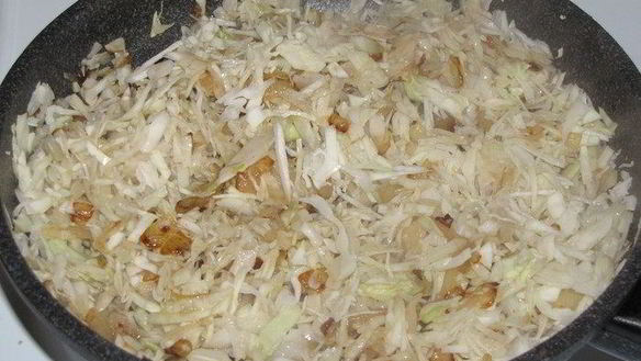 ШАГ 7. вареники с капустой, грибами и шкварками