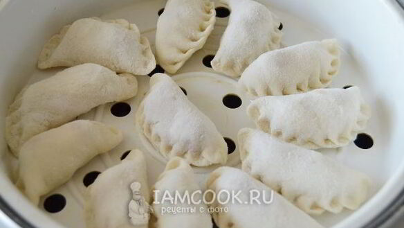 ШАГ 8. вареники с клубникой на пару