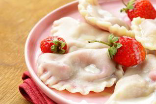 Вареники с клубникой