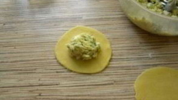 ШАГ 3. вареники с сыром и зеленью