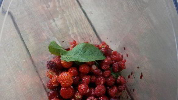 ШАГ 2. вареники с вишней и ягодным соусом