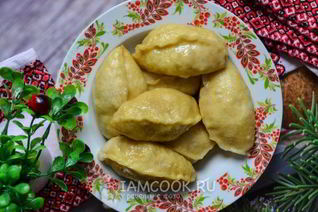 Вареники с вишней на пару