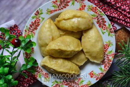 Вареники с вишней на пару