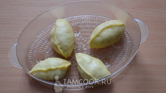 ШАГ 16. вареники с вишней на пару