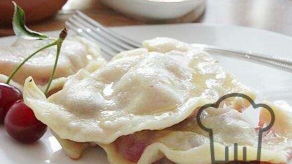 ШАГ 6. вареники с вишней