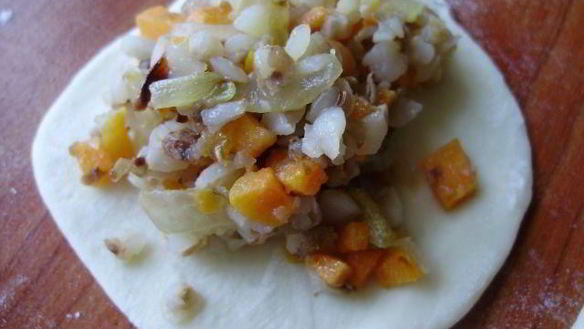 ШАГ 7. вкусные вареники с гречкой и овощами