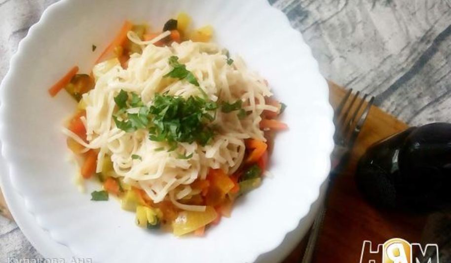 Рецепт яичная лапша с овощами