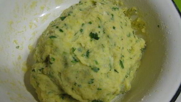 ШАГ 6. зеленые ньокки с руколой и масляным соусом