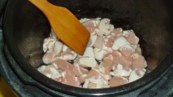 ШАГ 3. гречка с курицей в мультиварке