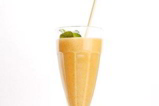 Абрикосовый коктейль с миндалем