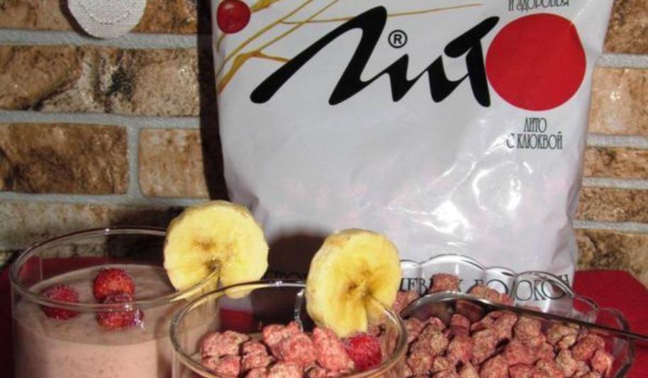 Рецепт бананово-клубничный коктейль с добавлением лито