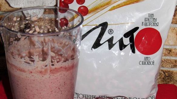 ШАГ 5. бананово-клубничный коктейль с добавлением лито