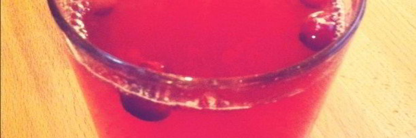 Безалкогольный пунш из клюквы