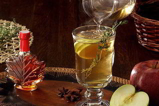 Горячий коктейль Липовый с тимьяном