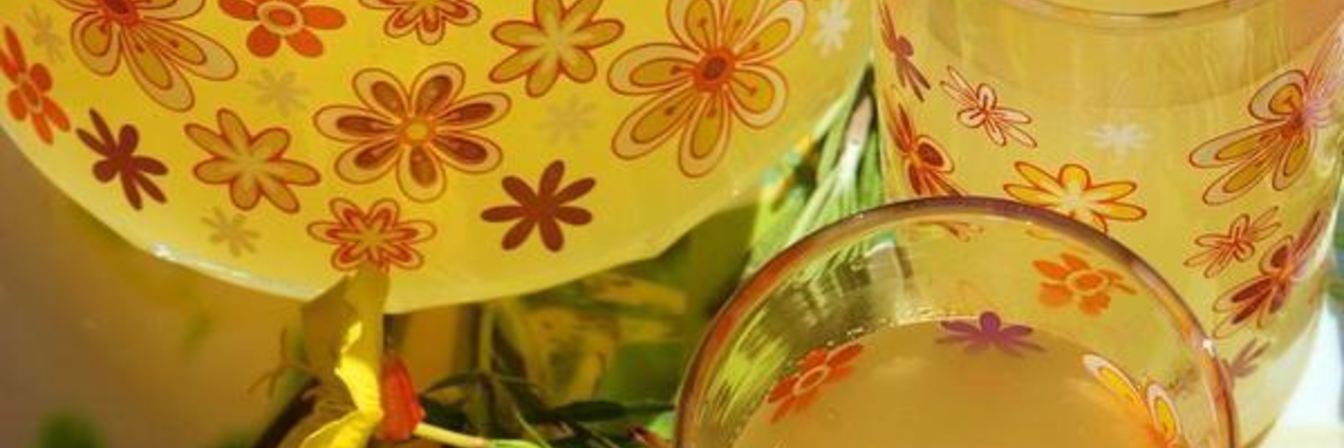 Имбирный напиток с лимоном и розмарином