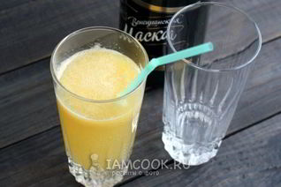 Коктейль Беллини с шампанским