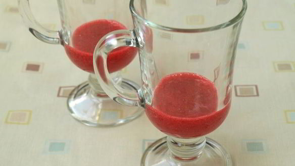 ШАГ 3. коктейль на ряженке с творогом и малиной