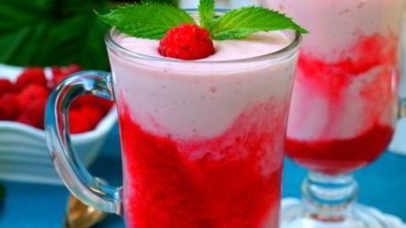 ШАГ 6. коктейль на ряженке с творогом и малиной