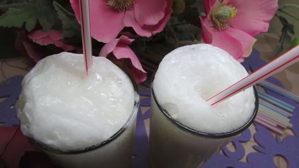 ШАГ 5. коктейль с апельсиновым соком и мороженым