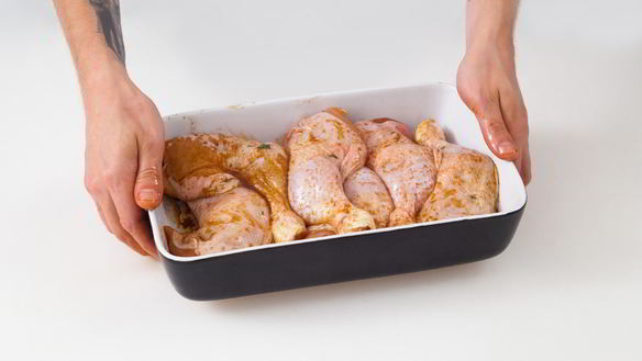 ШАГ 3. куриные окорочка в кленовом сиропе