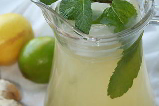 Лимонно-имбирный прохлаждающий напиток