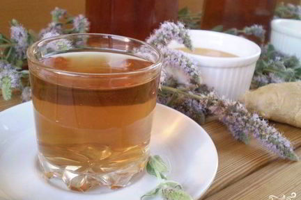 Медовый напиток с мелиссой