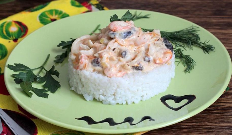 Рецепт морской коктейль в сливочном соусе