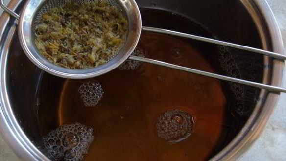 ШАГ 3. напиток из календулы с цветочным льдом