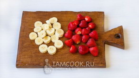 ШАГ 5. клубнично-банановый смузи