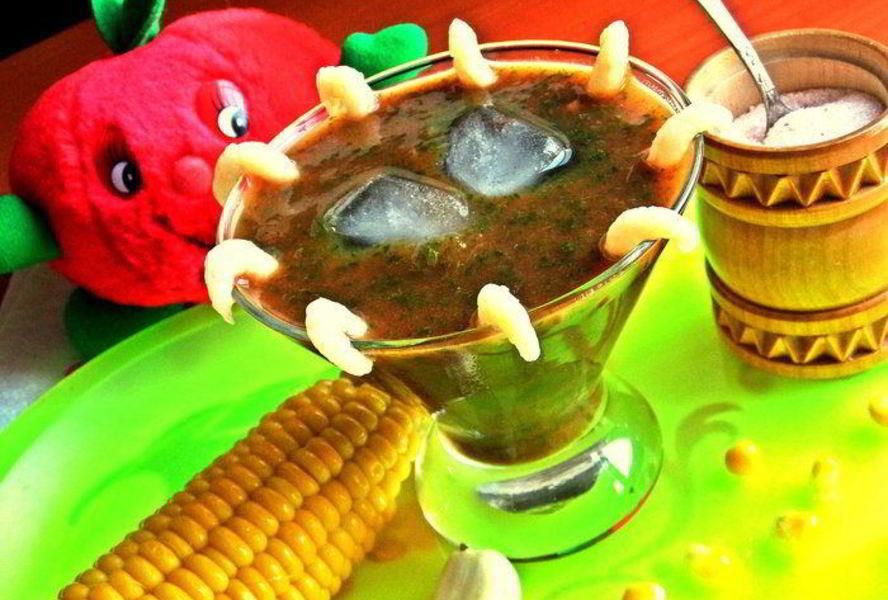 Томатно-шпинатный напиток