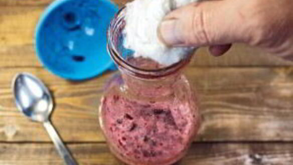 ШАГ 3. вино из черники