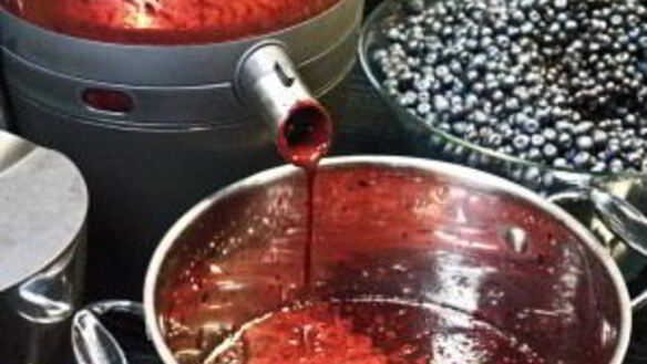 ШАГ 4. вино из черники