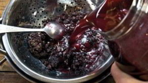 ШАГ 9. вино из черники