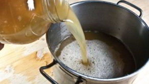 ШАГ 5. вино из яблок без дрожжей