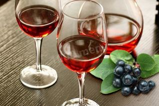 Вино из яблок и черноплодной рябины