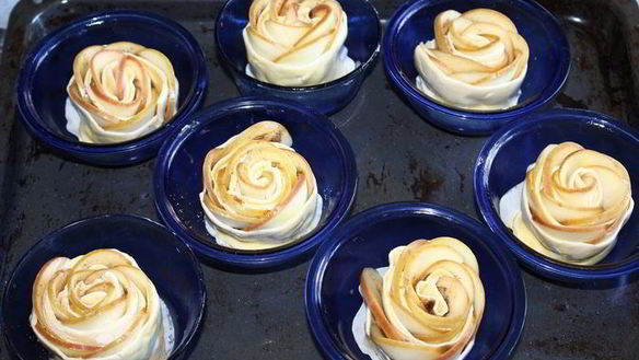 ШАГ 9. яблочные розы в абрикосовом сиропе