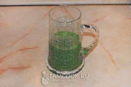 Зеленый коктейль из шпината