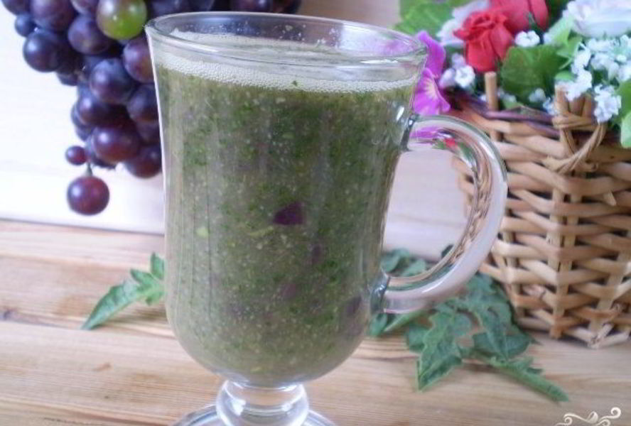 Зеленый коктейль с виноградом